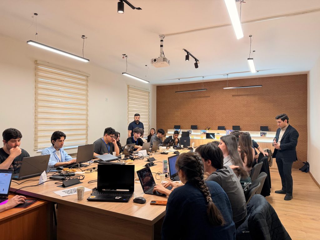 AzInTelecom-un dəstəyi ilə SmartSolutions Hackathon 2026-nın ikinci günü start götürdü